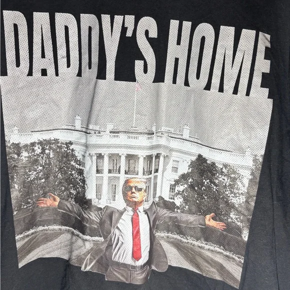 Trump Black Graphic T-Shirt with Bold Print size xL - Picture 2 of 4